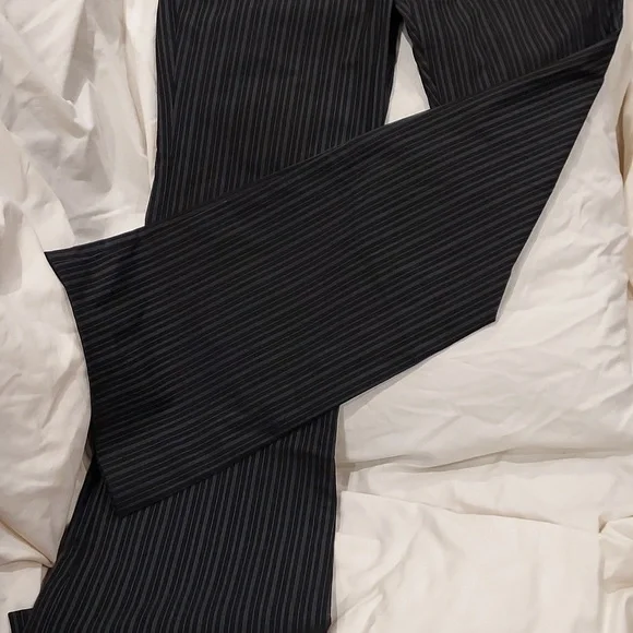 Guess Collections Black with Gray Pinstripe Wide Leg Pants Size 12 - Picture 2 of 9